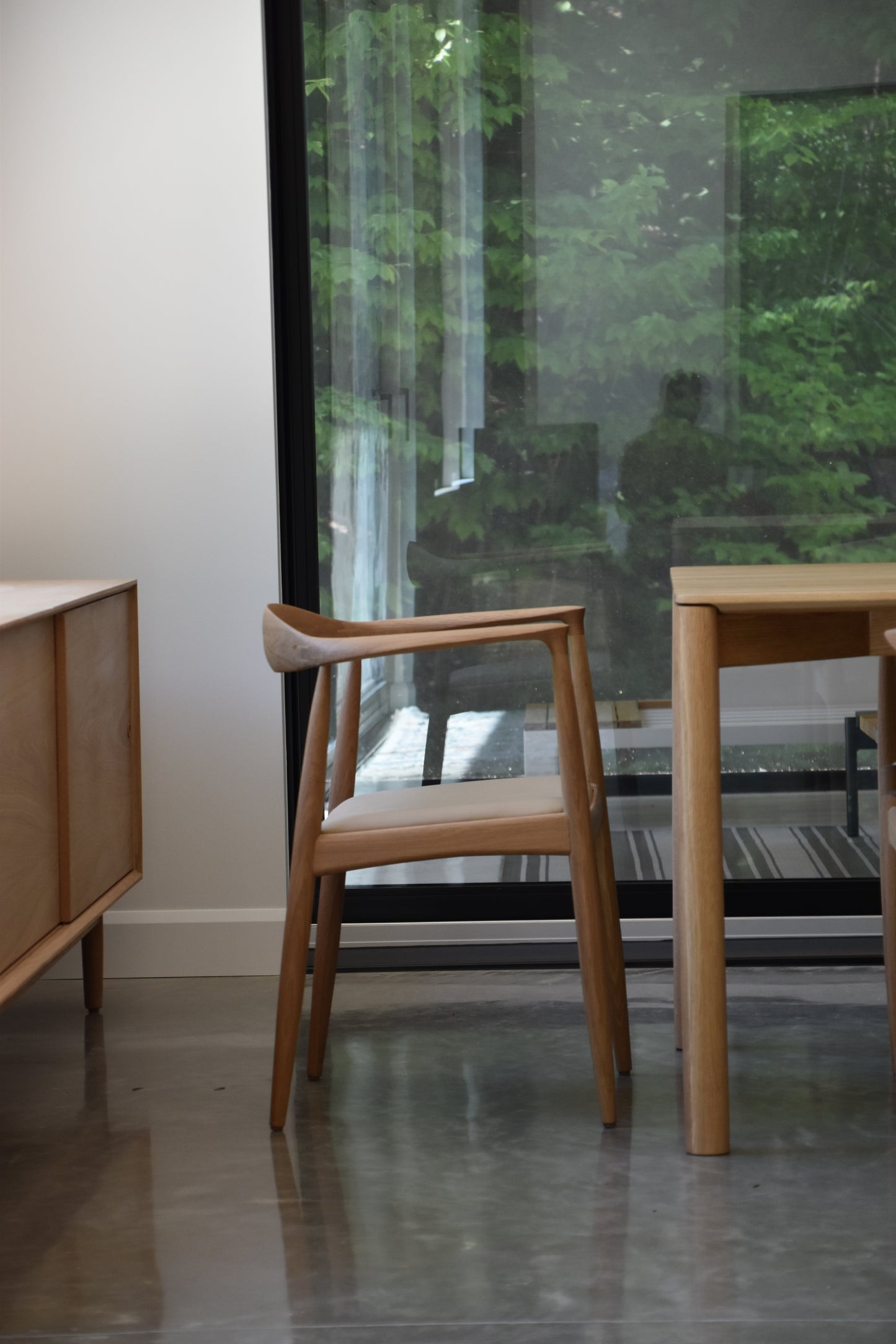 Lorne table