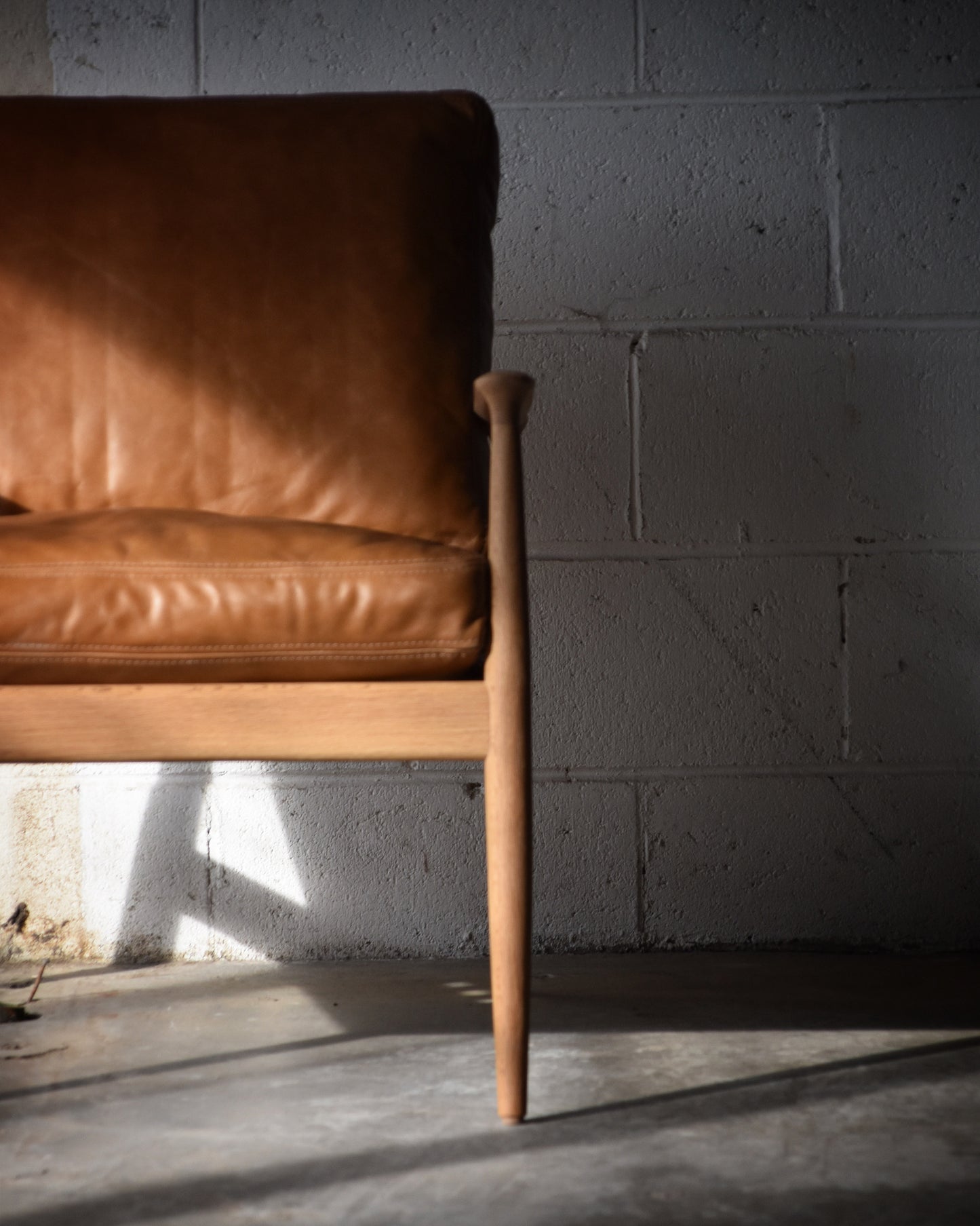/hend/ lounge chair