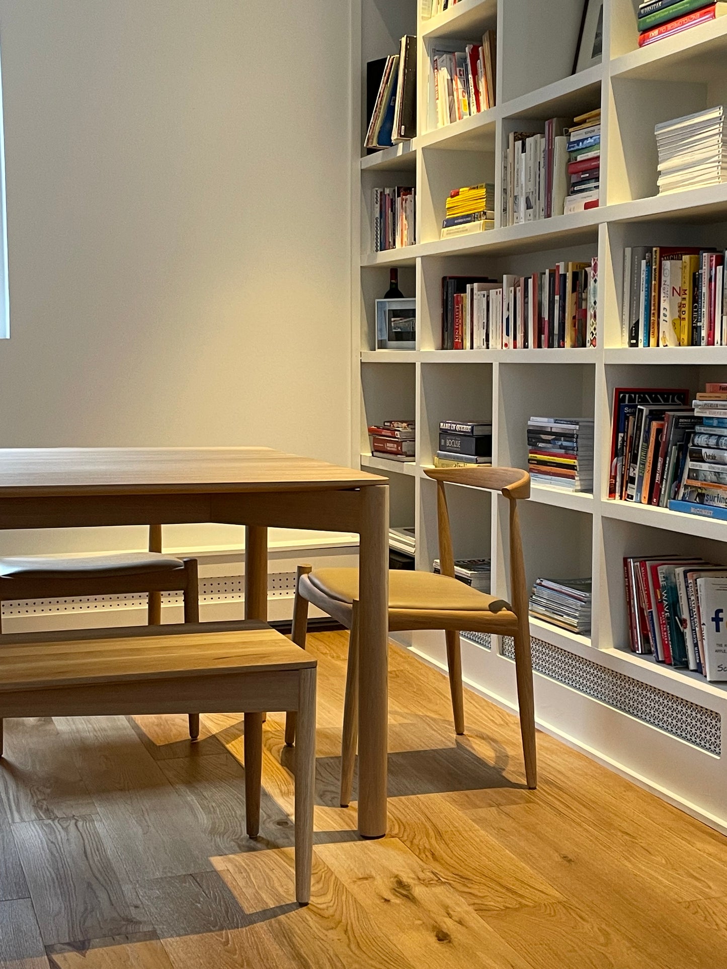 Lorne table