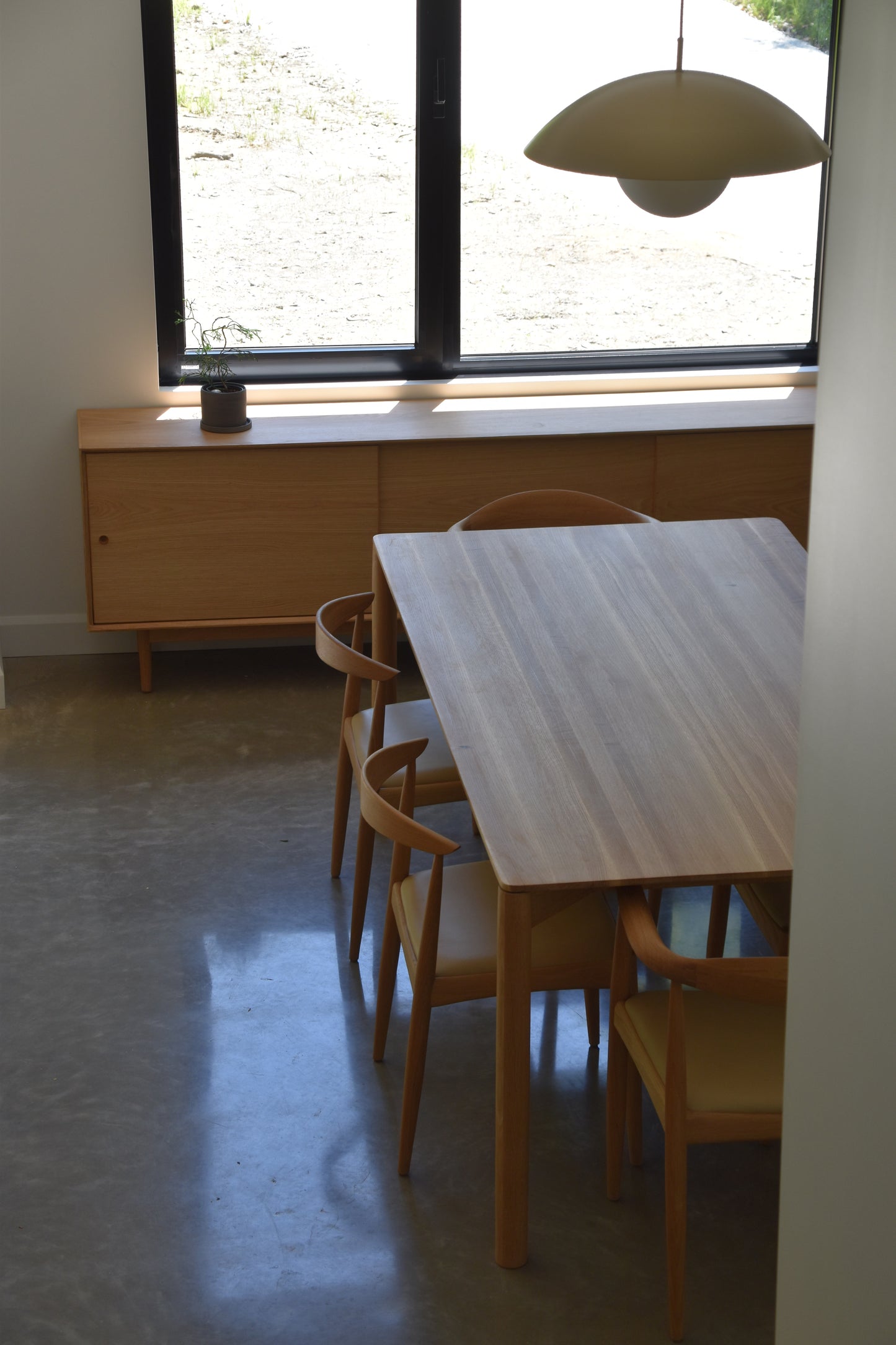 Lorne table