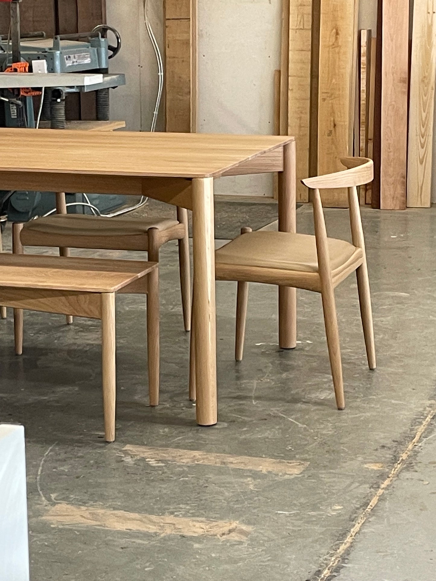 Lorne table