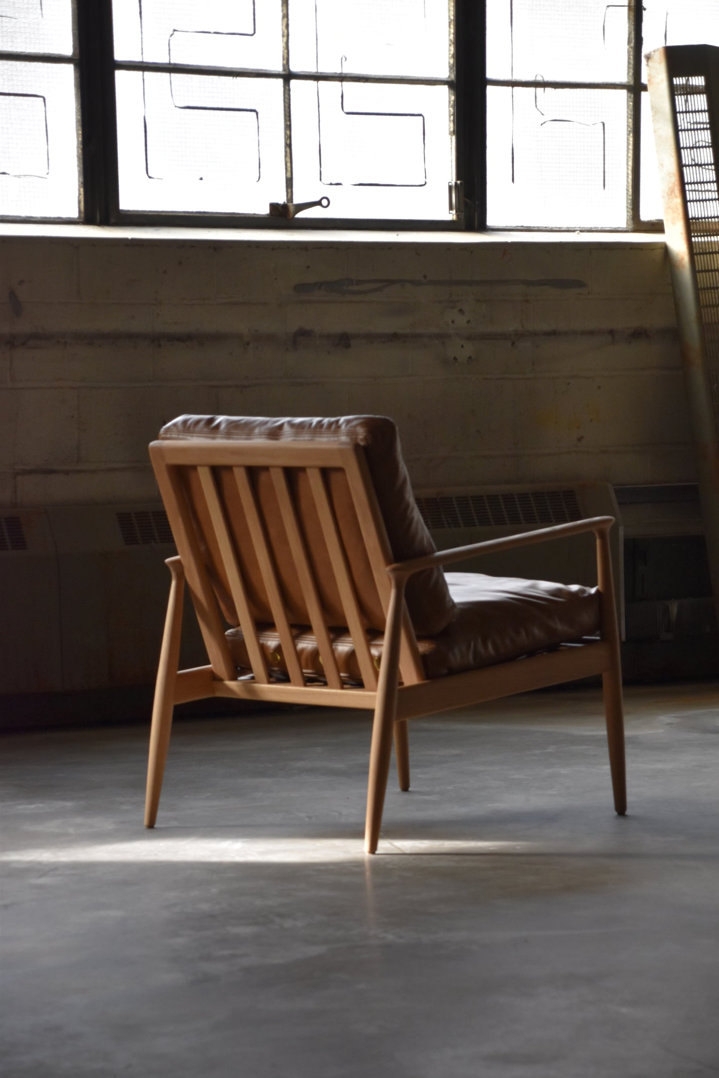 /hend/ lounge chair