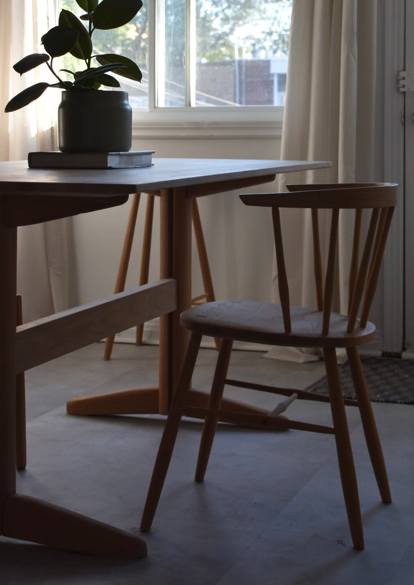 /alln/ chair