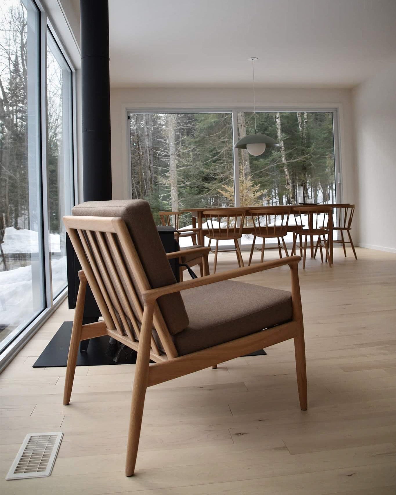 /hend/ lounge chair