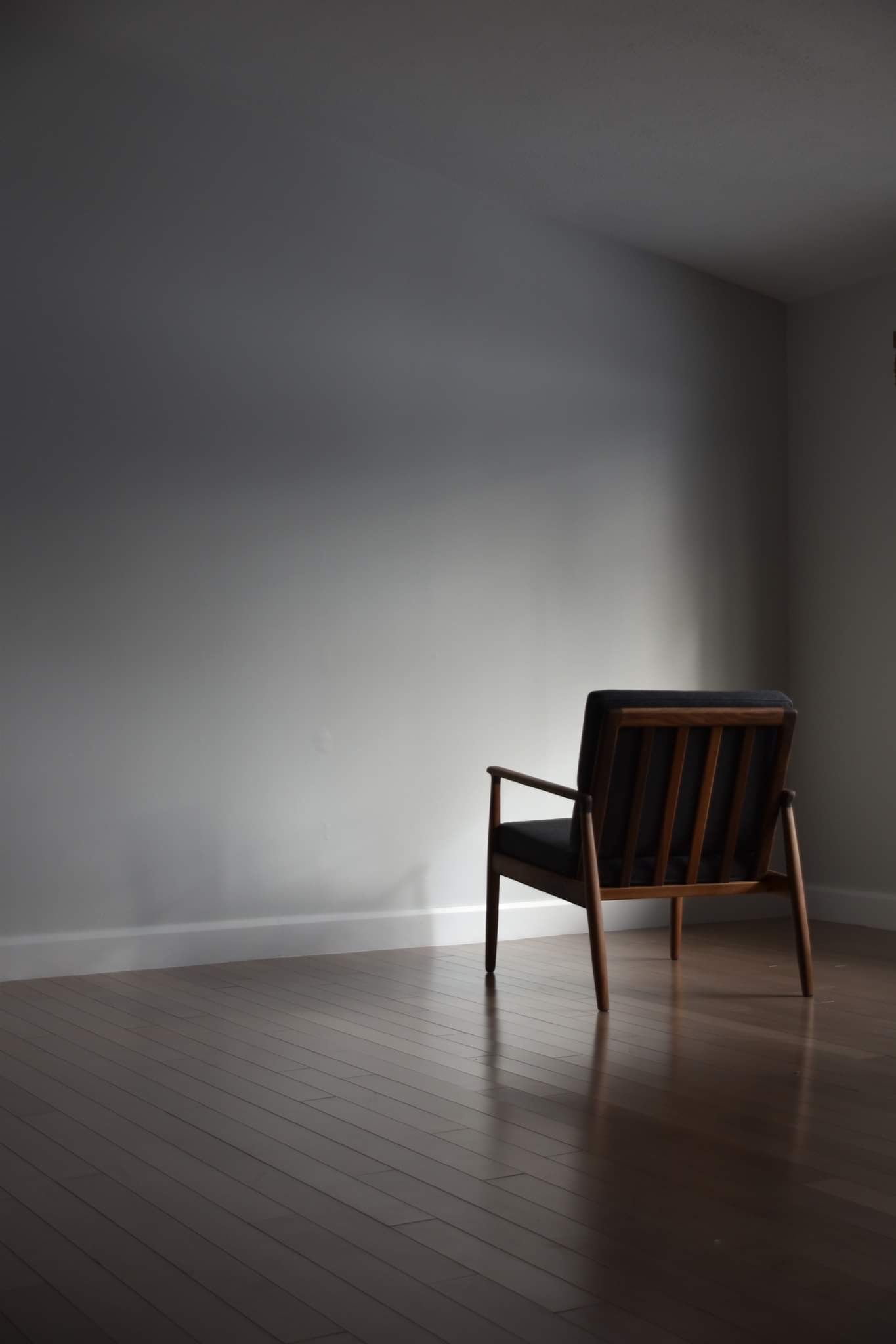 /hend/ lounge chair