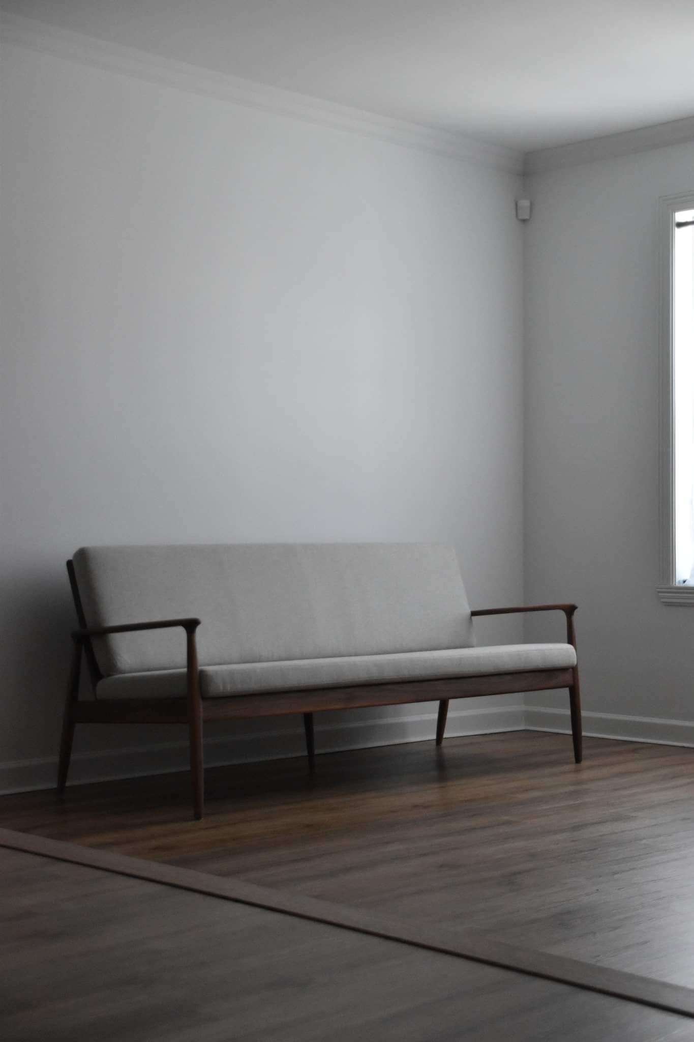 /hend/ couch