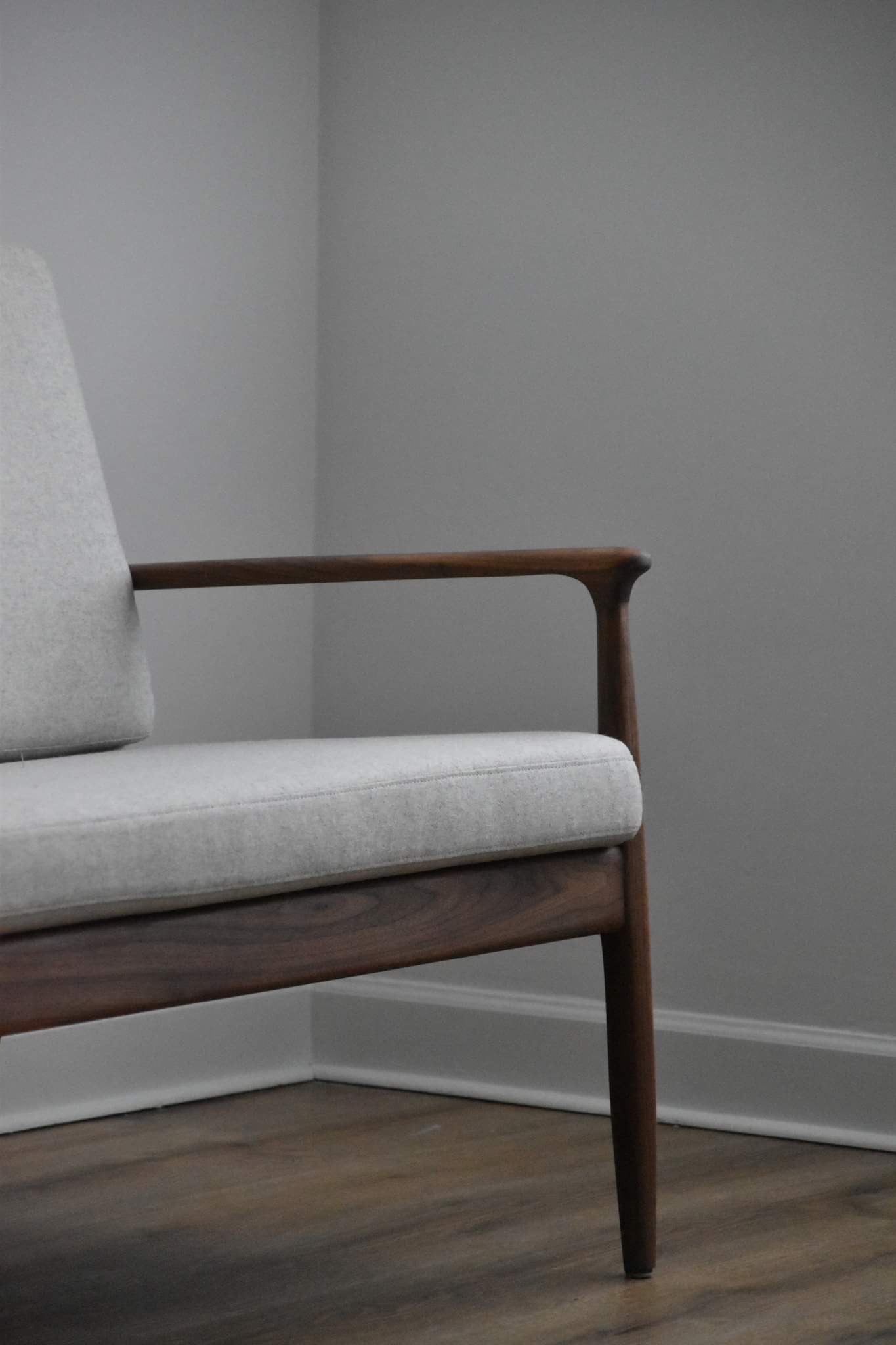 /hend/ couch
