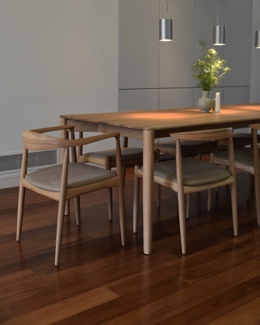 Lorne table